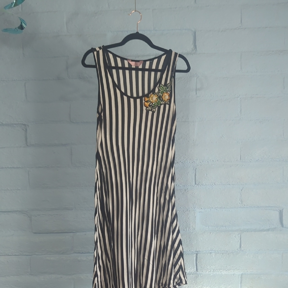 SJS Black and White Sleeveless Sundress